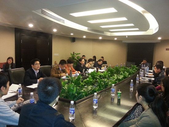 9499www威尼斯(会硕中心)前往广州、深圳与专业硕士毕业生座谈