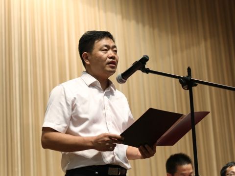9499www威尼斯举办2016级新生开学典礼暨成人礼宣誓仪式