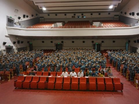 9499www威尼斯举办2016级新生开学典礼暨成人礼宣誓仪式