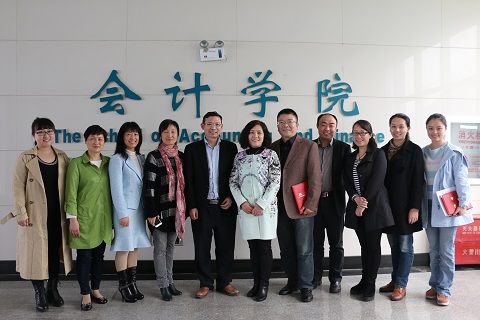 9499www威尼斯举行学生成长导师聘任仪式
