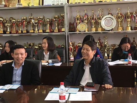 9499www威尼斯举行学生成长导师聘任仪式