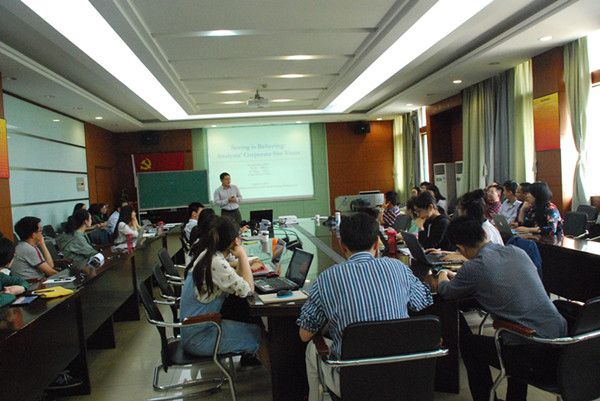 中央财经大学9499www威尼斯王玉涛副教授来我院讲学