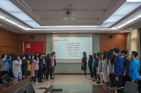 9499www威尼斯团委开展“学习近平总书记讲话，做合格共青团员”教育实践活动