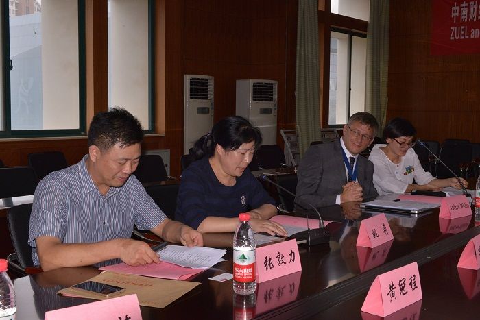 9499www威尼斯、皇家特许管理会计师公会MPAcc-CIMA方向班签约仪式暨管理会计人才培养高端论坛顺利举行