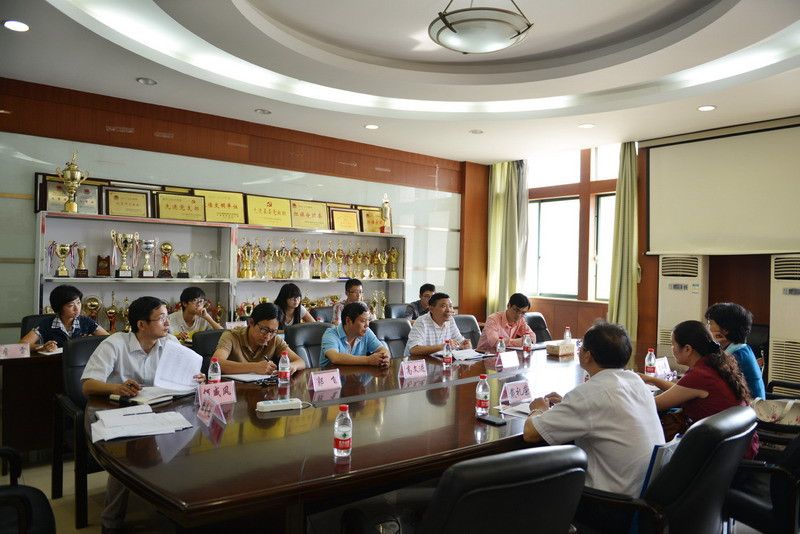 9499www威尼斯举行65周年校庆返校校友座谈会